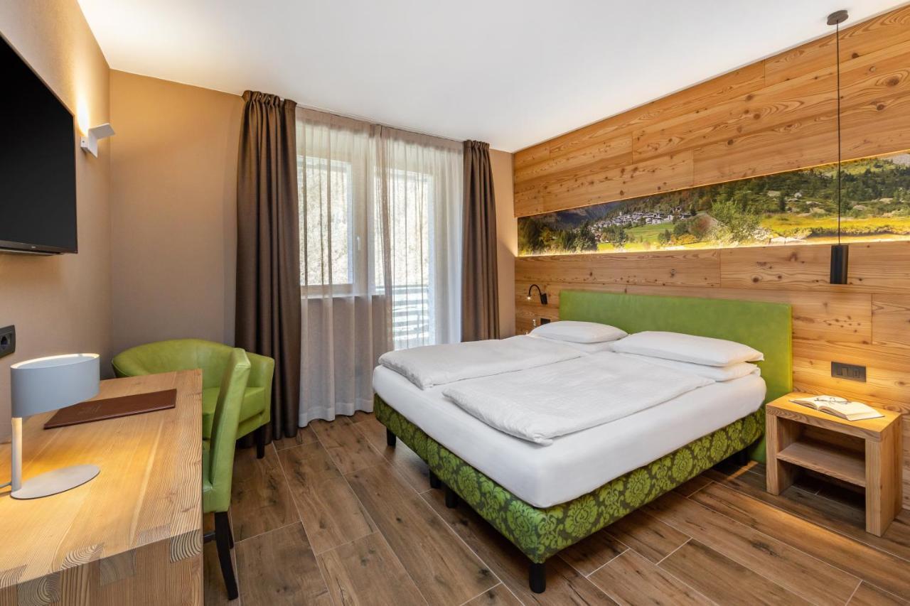 Hotel Vittoria - Ricarica L'Anima Dimaro Dış mekan fotoğraf
