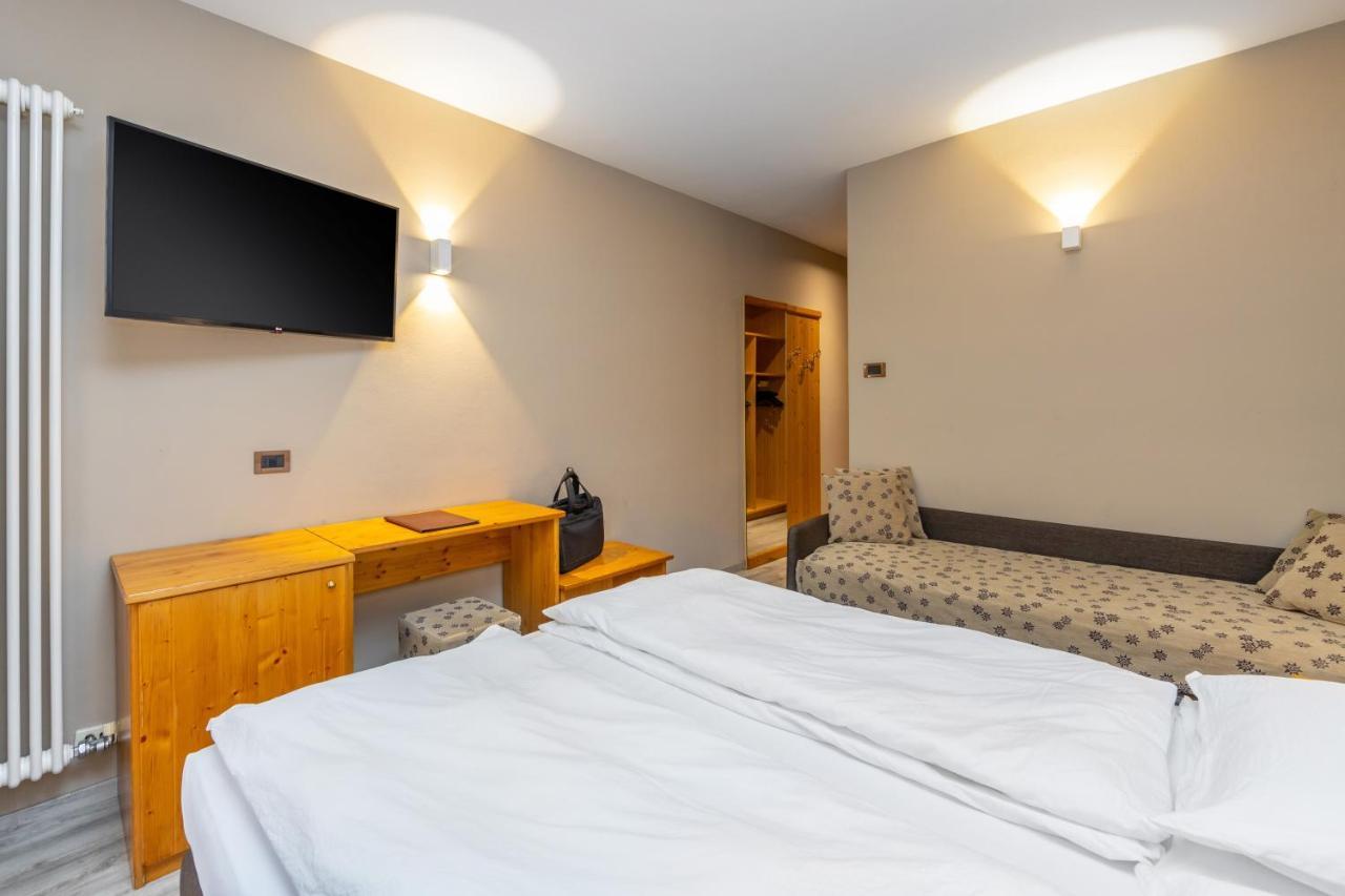 Hotel Vittoria - Ricarica L'Anima Dimaro Dış mekan fotoğraf