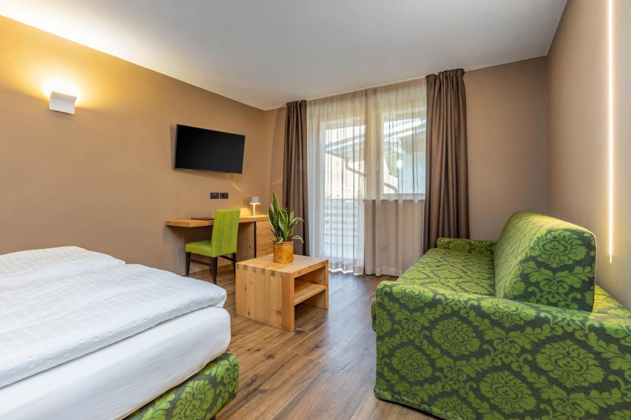 Hotel Vittoria - Ricarica L'Anima Dimaro Dış mekan fotoğraf