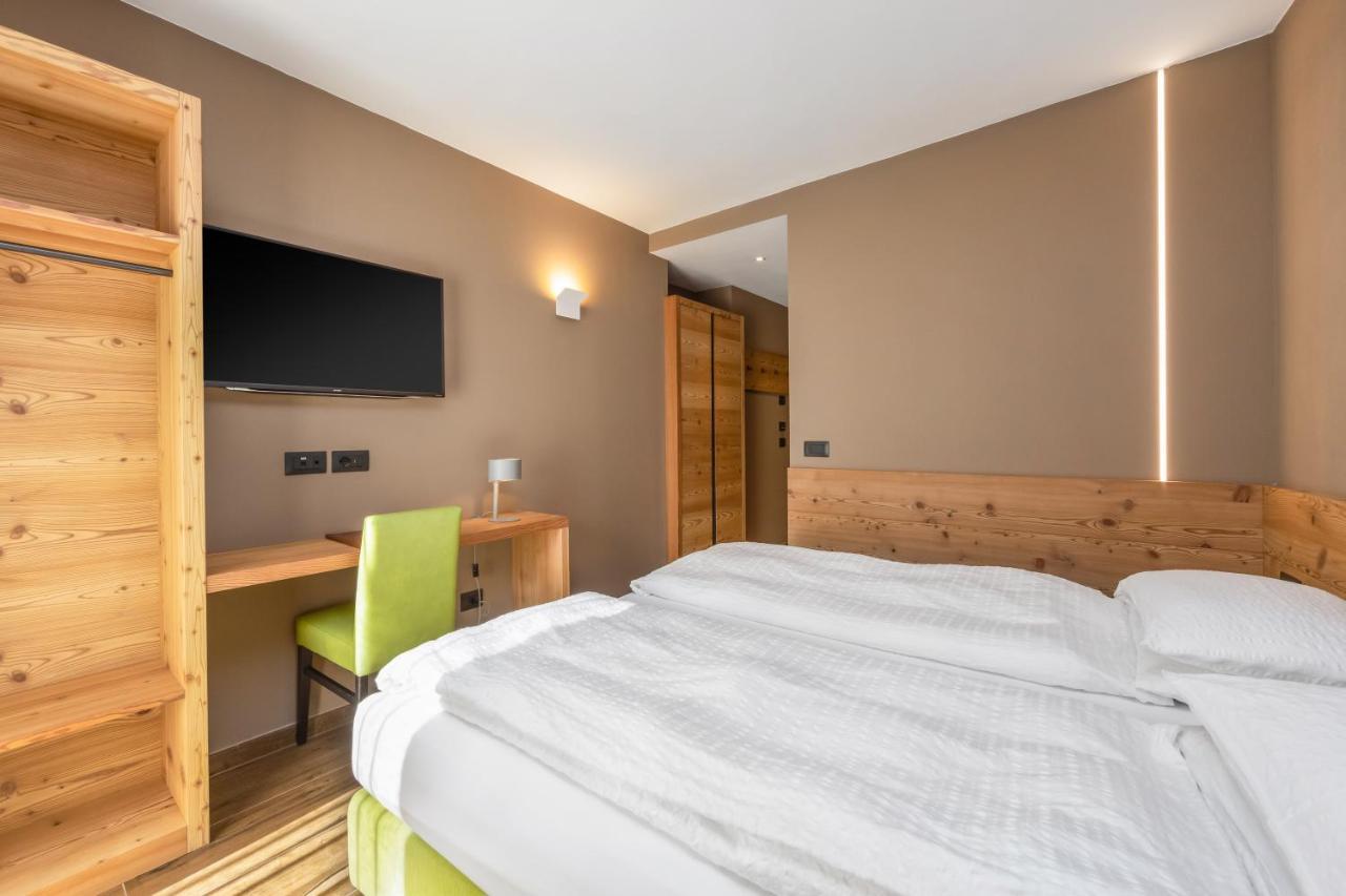 Hotel Vittoria - Ricarica L'Anima Dimaro Dış mekan fotoğraf