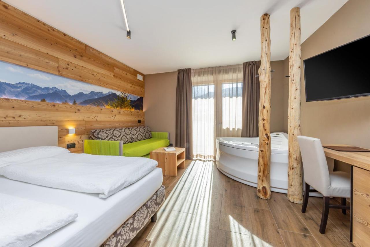 Hotel Vittoria - Ricarica L'Anima Dimaro Dış mekan fotoğraf