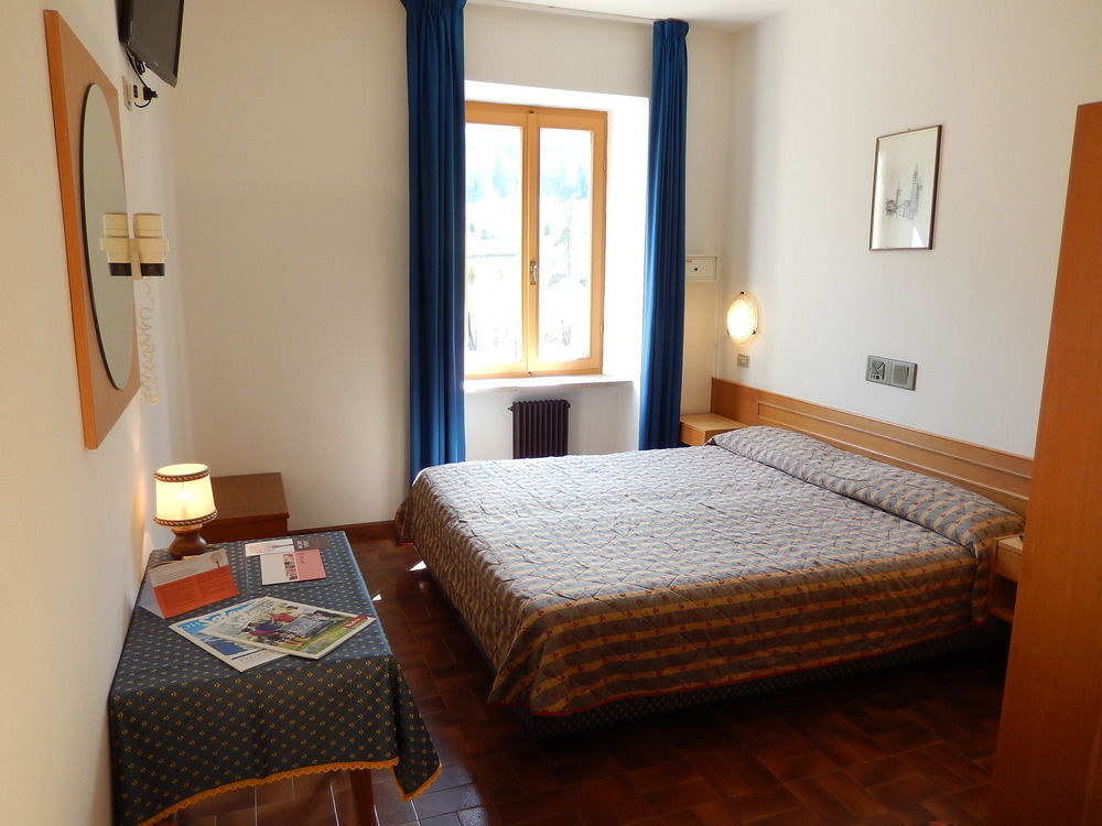 Hotel Vittoria - Ricarica L'Anima Dimaro Dış mekan fotoğraf