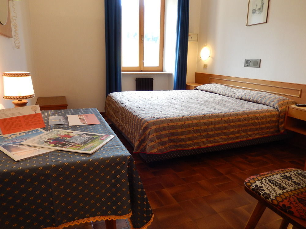 Hotel Vittoria - Ricarica L'Anima Dimaro Dış mekan fotoğraf