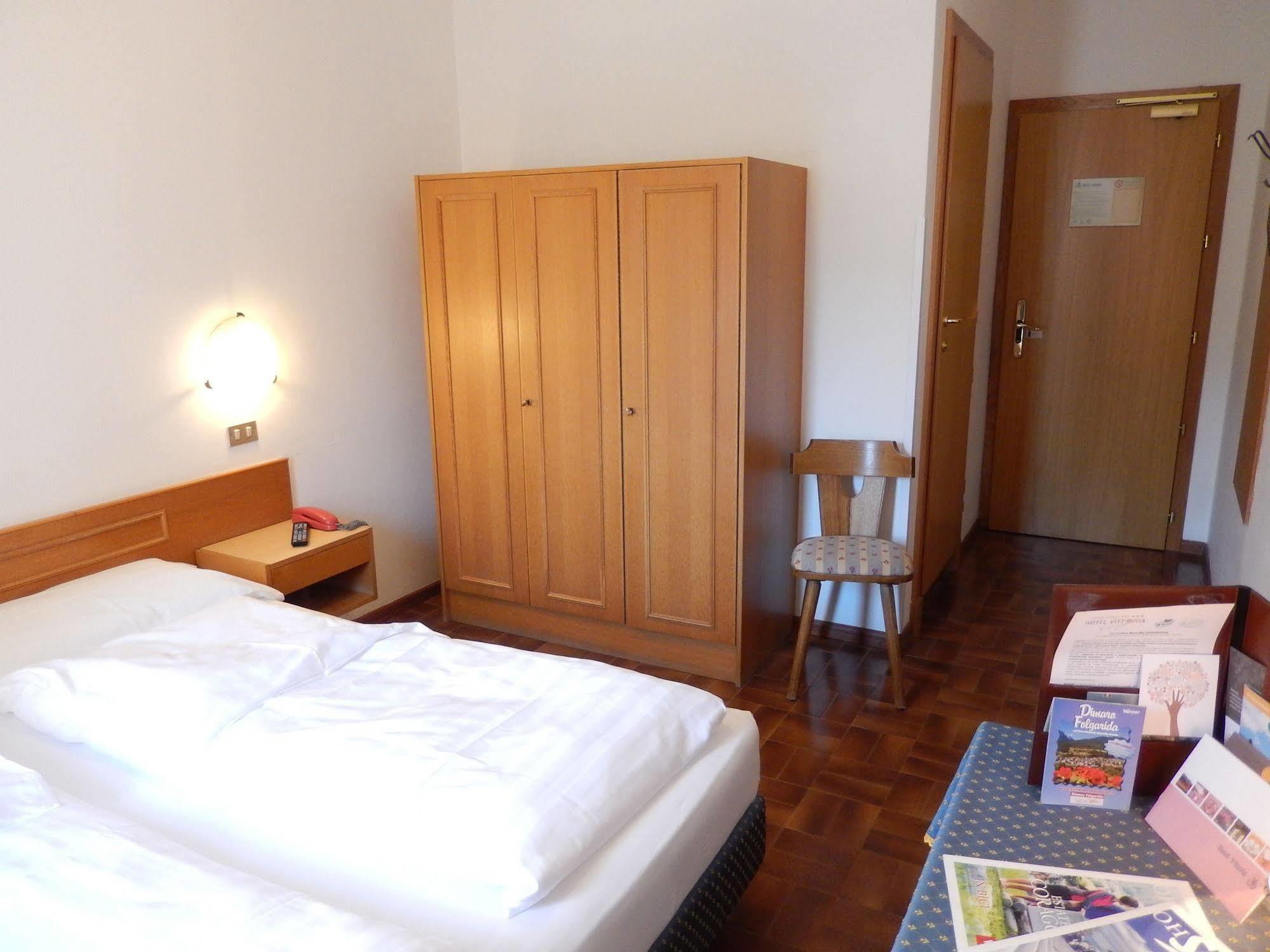 Hotel Vittoria - Ricarica L'Anima Dimaro Dış mekan fotoğraf